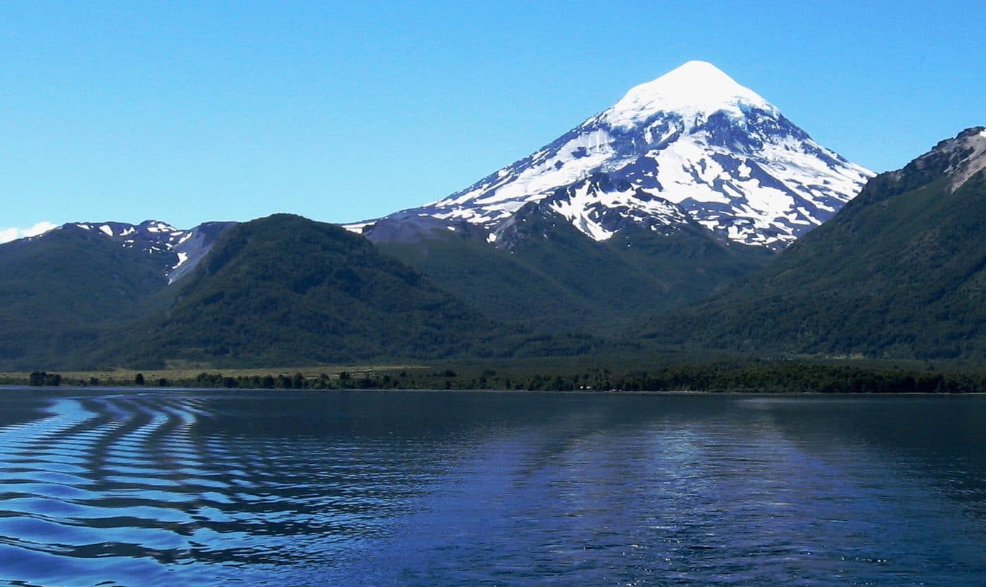 Lagos Huechulafquen, Paimún y Volcán Lanín